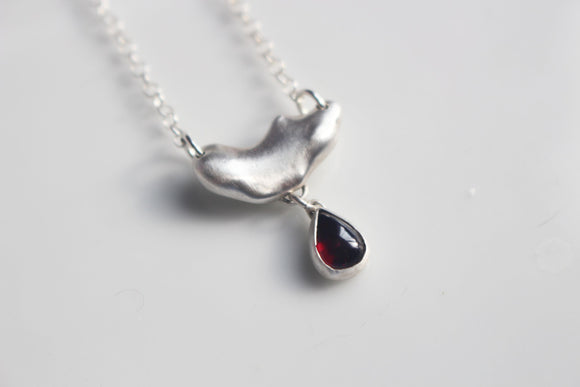 Melting Garnet Necklace